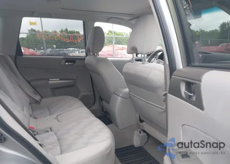 2010 Subaru Forester 2.5X Premium z USA, uszkodzony, nr VIN JF2SH6CC4AH791986